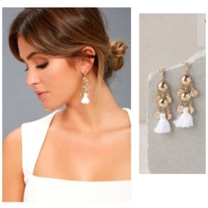 ⚡️SALE⚡️NWT Gold Coin & White Tassel Earrings
